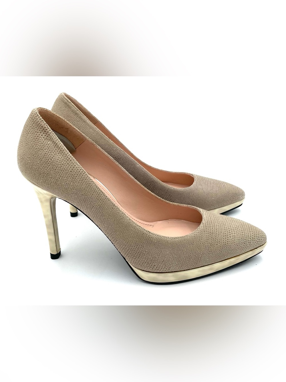 Stuart Weitzmann Fawn Goosebump Nappa Gold Pump Size 6.5